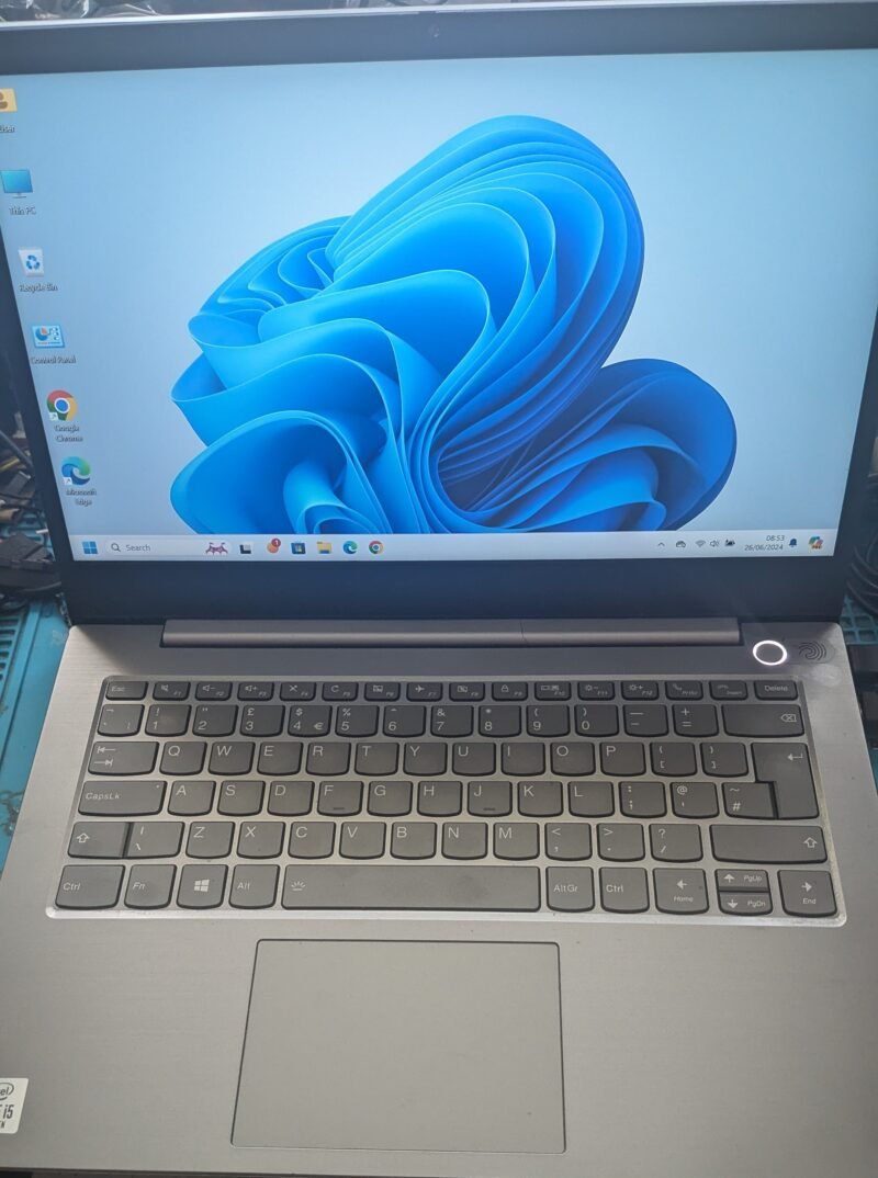 Lenovo Laptop 14 - 8GB - 250GB - Win 11