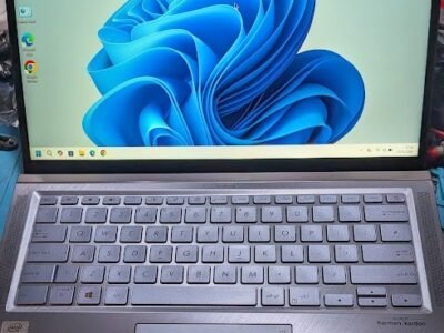 ASUS Zenbook 14" - Intel i3 - 256GB 8GB - win 11